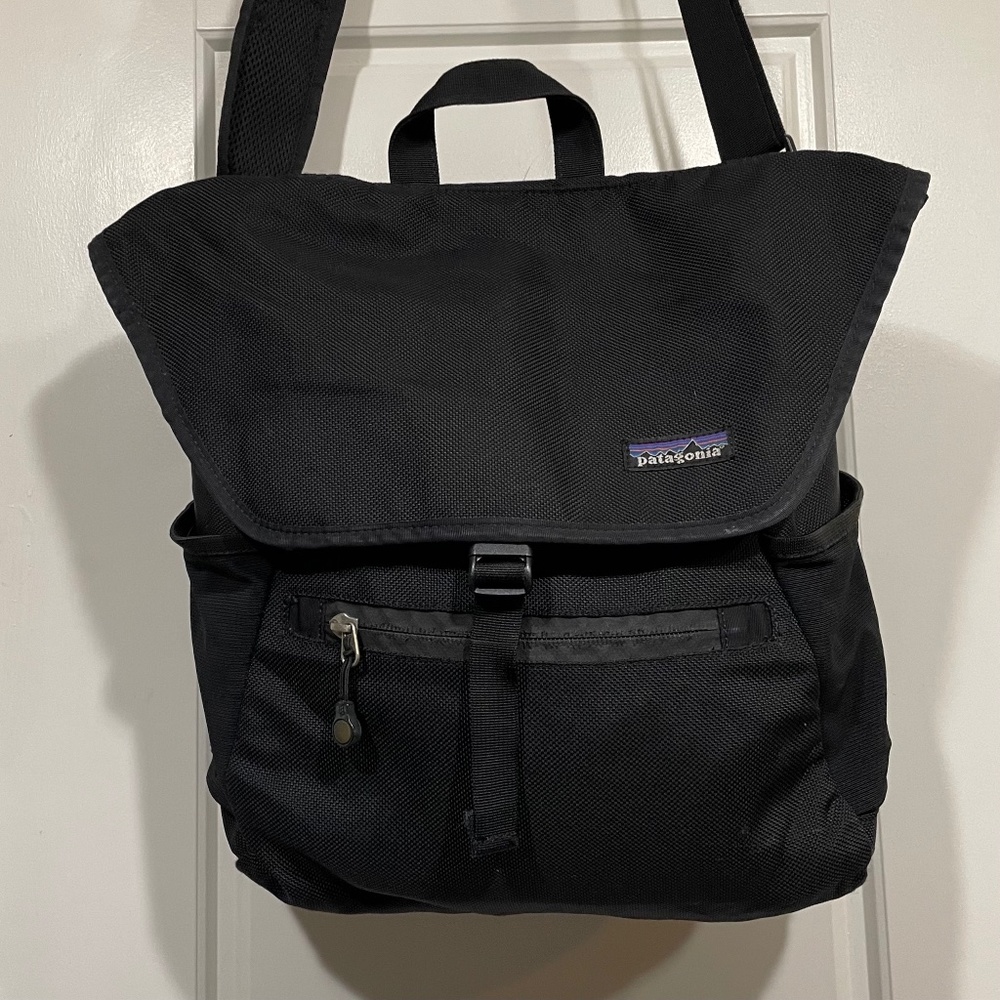 Patagonia Vertical Mass Messenger Laptop Travel Gear Bag